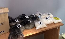 Při vyšetřování zajistili kriminalisté padesát kilogramů drogy, jedenáct milionů korun v hotovosti a více než deset aut.