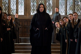 Alan Rickman upoutal diváky například ve filmových příbězích Harryho Pottera.