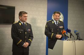 Ředitel královéhradecké policie Martin Červíček (vlevo) a policejní prezident Tomáš Tuhý.
