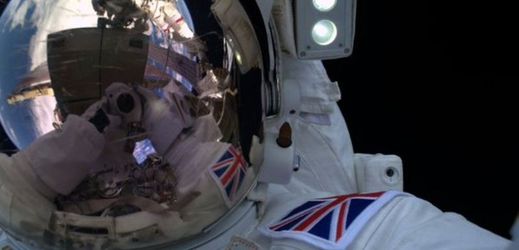 Selfie britského kosmonauta.