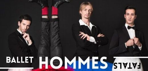 Baletní soubor Ballet Hommes Fatals se skládá pouze z mužů.