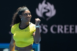 Radující se Serena Williamsová.