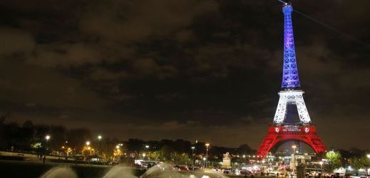 Po teroristických útocích byla Eiffelova věž několik dní zavřená.