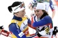 Heidi Wengová (vpravo) letos poprvé zvítězila v závodě Světového poháru. Povede se jí na to navázat i v Novém Městě?