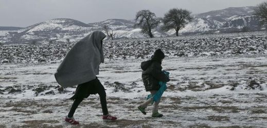 Uprchlíky nezastavily na jejich cestě za lepším životem ani mráz a sníh (ilustrační foto).
