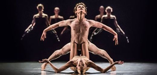 Hvězda světové choreografie Jiří Kylián poprvé v repertoáru baletu Národního divadla Brno v inscenaci Petite mort.
