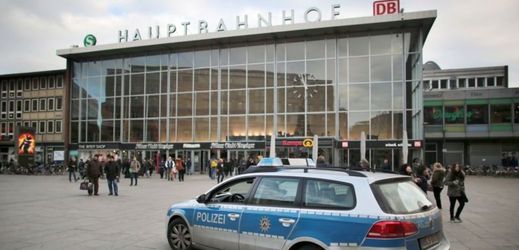 Německá policie vyšetřuje sérii sexuálních útoků, které se staly v západoněmeckém Kolíně nad Rýnem při loňských silvestrovských oslavách.
