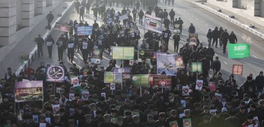 V Grozném se konala demostrace na podporu Vladimíra Putina a Ramzana Kadyrova. (Ilustrační foto.)