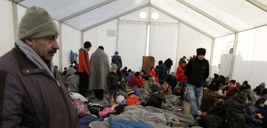 Rakousko chce zavést limity na počet uprchlíků.