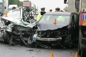 Průměrná škoda, kterou loni utrpěli motoristé při autonehodách na českých silnicích, vzrostla (ilustrační foto).