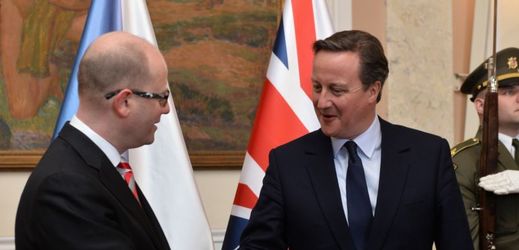 Bohuslav Sobotka (vlevo) a britský premiér David Cameron.