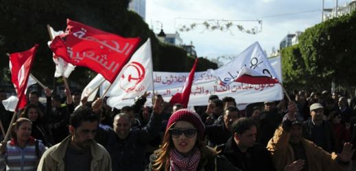 Při nepokojích v Tunisku bylo zatčeno 260 lidí.