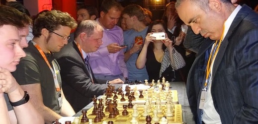 Garry Kasparov v Praze. 