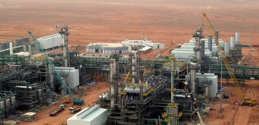 Ropná rafinerie v Libyi.