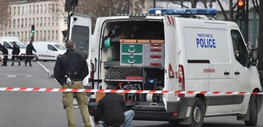 Policejní zásah v Paříži (ilustrační foto).