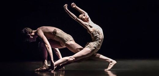 Národní divadlo Brno premiérově uvedlo choreografii Petite Mort světoznámého tanečního tvůrce Jiřího Kyliána.