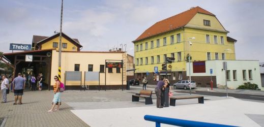 V minulosti byla z evropských fondů financována například rekonstrukce přestupního terminálu na třebíčském nádraží (ilustrační foto).