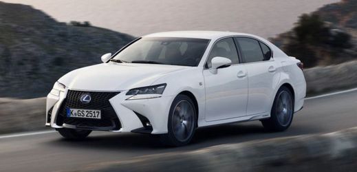 Inovovaný Lexus GS nabízí dvě hybridní varianty pohonu.