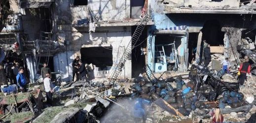 Pumový útok poškodil šíitskou svatyni poblíž Damašku.