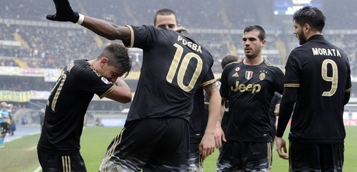 Slavící fotbalisté Juventusu.