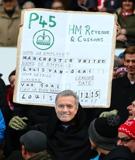 Fanoušci Manchesteru United vyhlížejí José Mourinha.