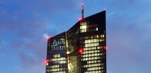 Průčelí budovy Evropské centrální banky (ECB) ve Frankfurtu nad Mohanem v Německu.