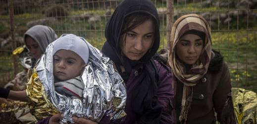Uprchlice s dítětem na balkánské cestě.