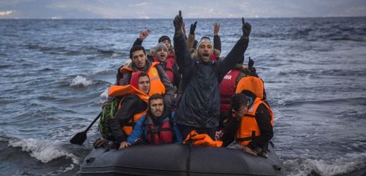 Uprchlíci z Turecka připluli na řecký ostrov Lesbos.