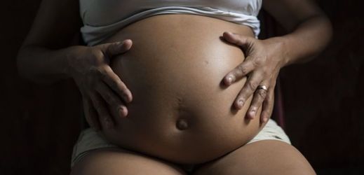 Nejvíce jsou virem ohroženy těhotné ženy (ilustrační foto).