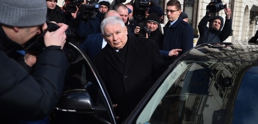 Kaczyński v Londýně před návštěvou premiéra Camerona.