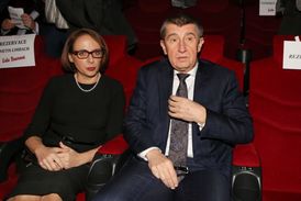 Primátorka Adriana Krnáčová a ministr financí Andrej Babiš na premiéře filmu Filipa Renče Lída Baarová.