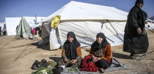 Syrští uprchlíci na hranicích s Tureckem.