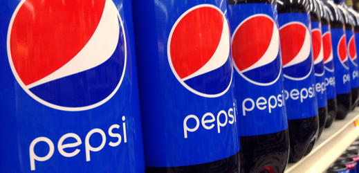Loga na etiketách nápoje spolešnosti PepsiCo.