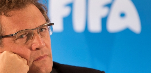 Bývalý generální sekretář FIFA Jérome Valcke nesmí 12 let působit ve fotbale.