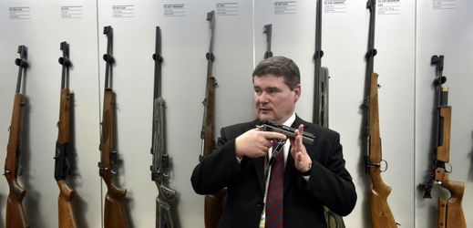 Na snímku viceprezident pro vnější komunikaci společnosti Česká zbrojovka z Uherského Brodu Radek Hauerland.