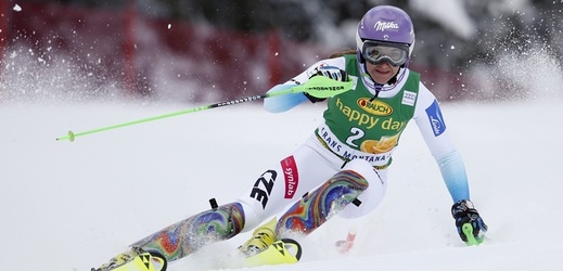 Lyžařka Šárka Strachová útočí na medailové umístění ve slalomu SP ve švýcarském středisku Crans Montana. 