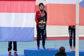 Po triumfech na tratích 3000 a 5000 metrů má Sáblíková ve sbírce už dvanáct zlatých medailí v individuálních závodech, čímž se vyrovnala v čele historických tabulek nejúspěšnější Anně Friesingerové z Německa.