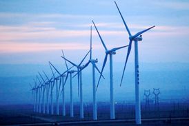 V loňském roce se v rámci obnovitelných zdrojů postavilo nejvíce větrných turbín (ilustrační foto).