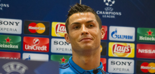 Cristiano Ronaldo na tiskové konferenci.