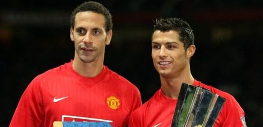 Rio Ferdinand a Cristiano Ronaldo v roce 2008.