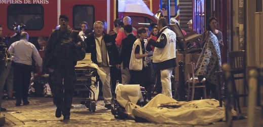 Teroristé zabili v listopadu v Paříži 130 lidí.