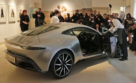 Aston Martin z bondovky Spectre.