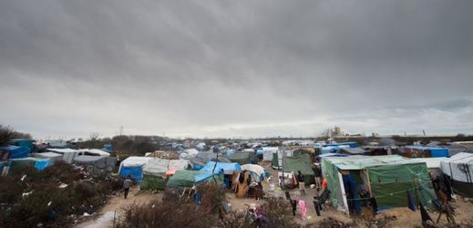 Uprchlický tábor ve francouzském Calais.