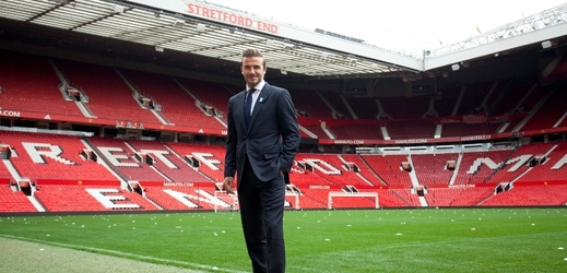 Kritizovaného trenéra Manchesteru United Louise van Gaala se zastal bývalý slavný fotbalista "Rudých ďáblů" David Beckham.