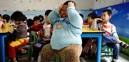 Čínské děti tloustnou kvůli antibiotikům v jídle.