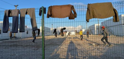 Uprchlický tábor v Calais ve Francii.