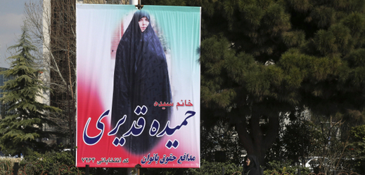 V íránských parlamentních volbách kandidují i ženy - na snímku Hamideh Ghadiriová.