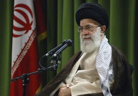 Duchovní vůdce ajatolláh Alí Chameneí.