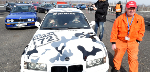 Do areálu autodromu v Mostě se v neděli 28. února sjeli majitelé vozů BMW. 