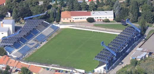 Někdejší prvoligový fotbalový stadion v Drnovicích na Vyškovsku jde do dražby. 